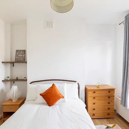Large, Bright And Spacious 3 Bed Flat In לונדון מראה חיצוני תמונה