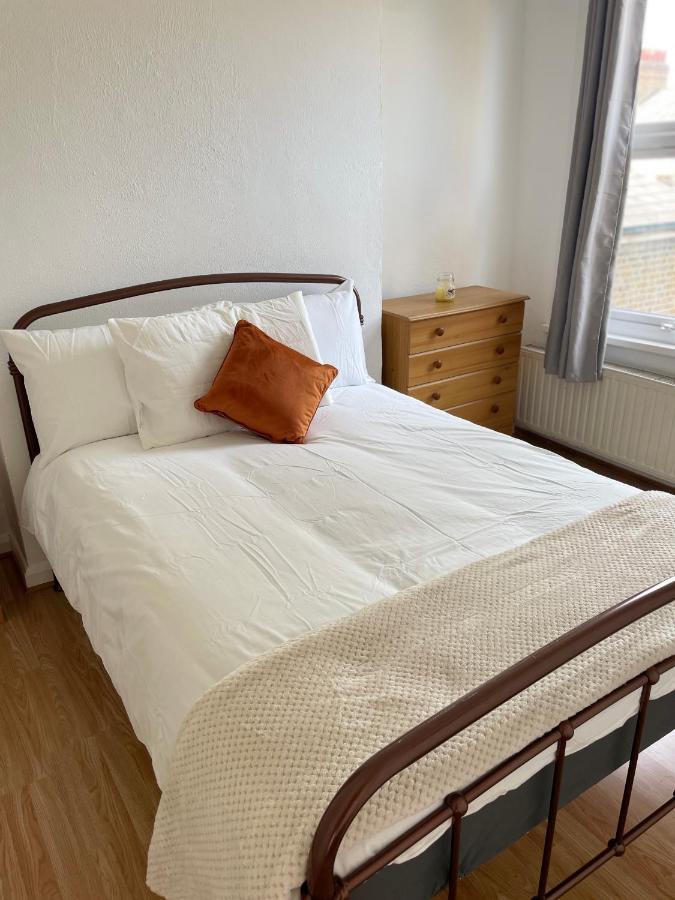 Large, Bright And Spacious 3 Bed Flat In לונדון מראה חיצוני תמונה